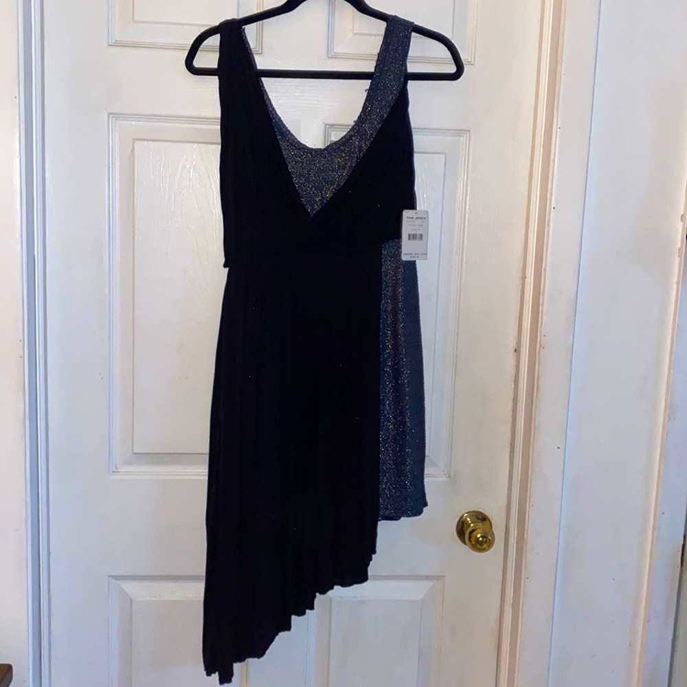 Free People black and silver mini/mid assymetrical hem. NWT size small